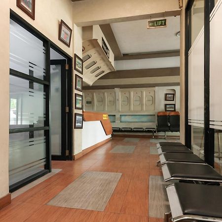 Hotel Reddoorz Near Mandaya Royal Hospital Puri Tangerang Exterior foto
