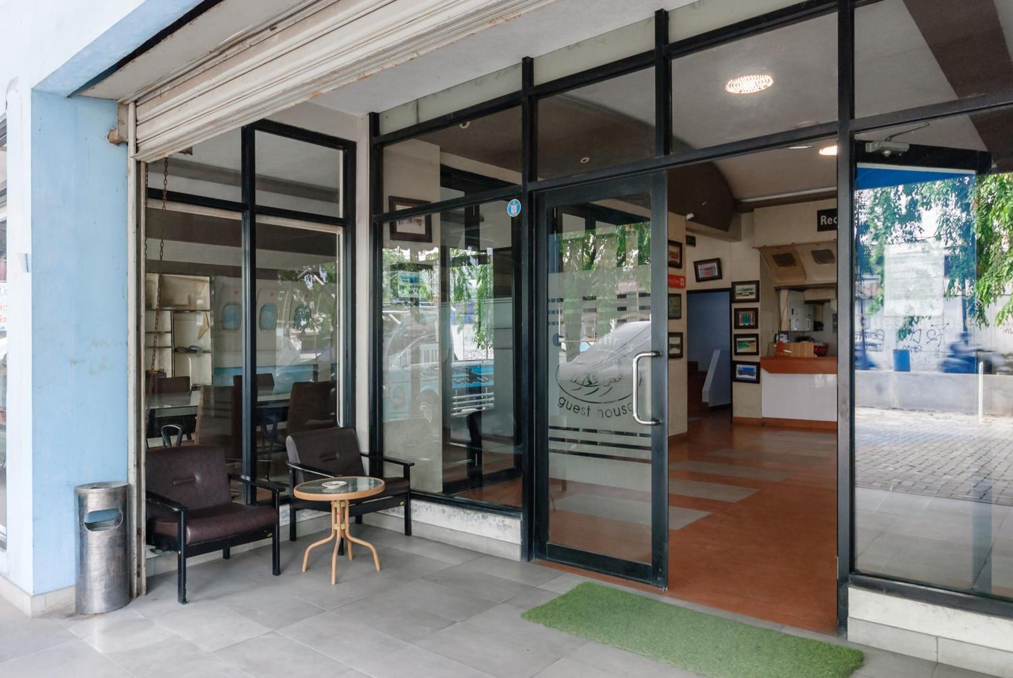 Hotel Reddoorz Near Mandaya Royal Hospital Puri Tangerang Exterior foto