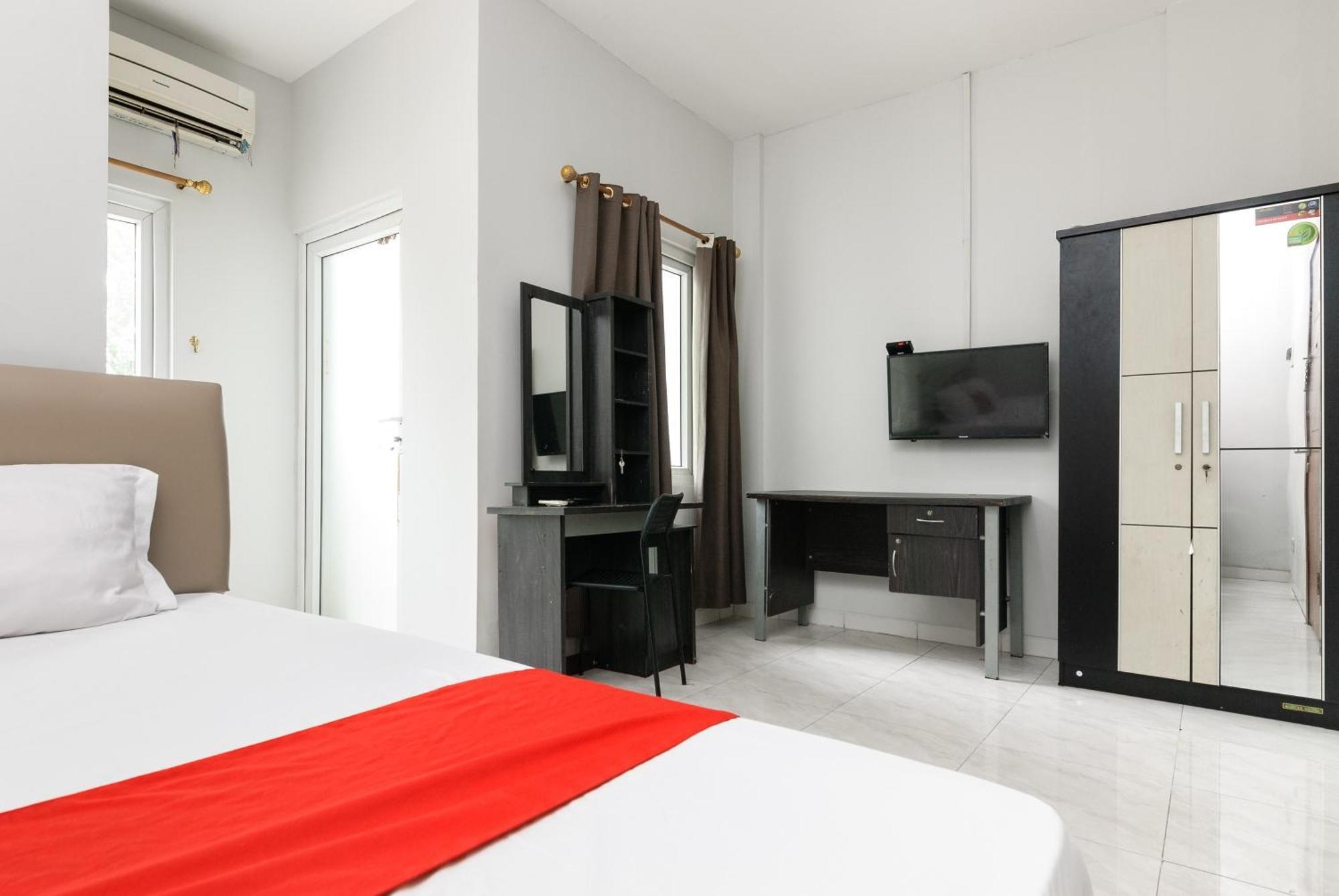 Hotel Reddoorz Near Mandaya Royal Hospital Puri Tangerang Exterior foto
