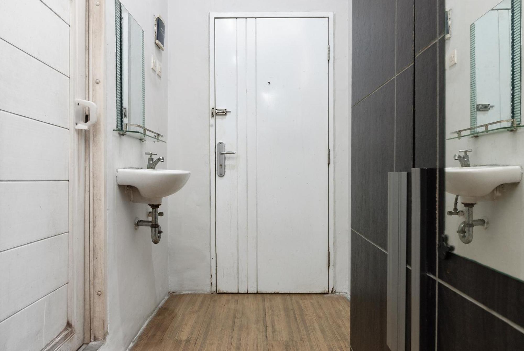 Hotel Reddoorz Near Mandaya Royal Hospital Puri Tangerang Exterior foto